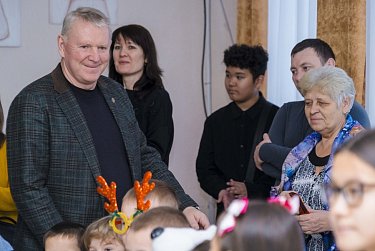 Подарки от помощника Деда Мороза